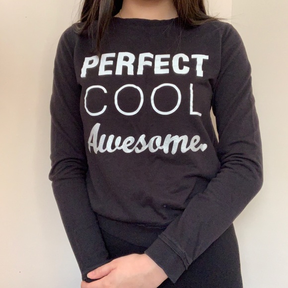 🦋2/$15🦋 Black Long Sleeve Tee - Picture 2 of 2